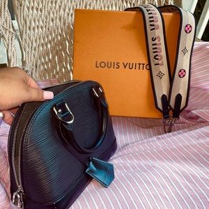 Louis Vuitton black hang bag / crossbody